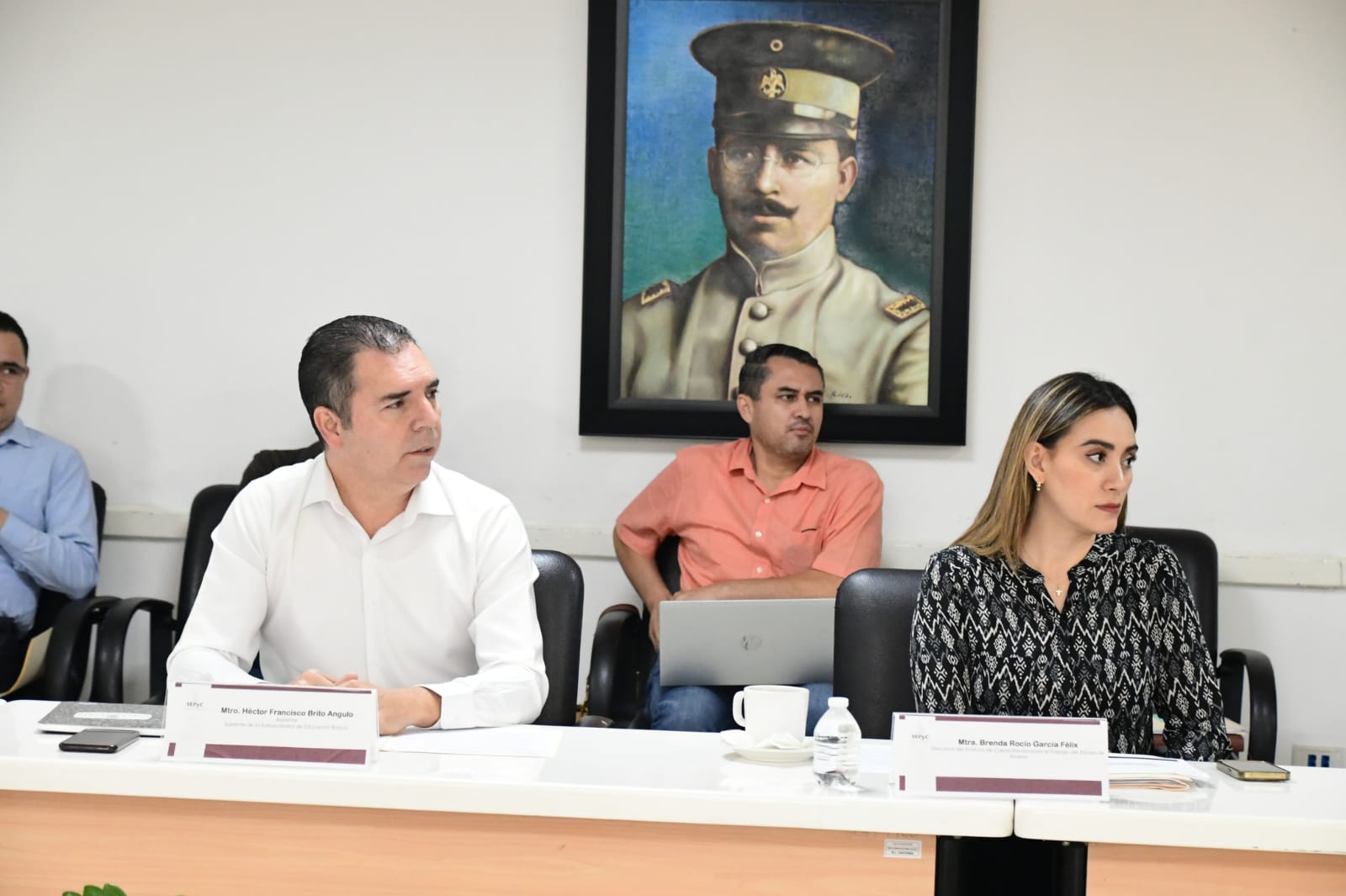 Comité Estatal Operativo del Programa aprueba los proveedores para la entrega de uniformes escolares