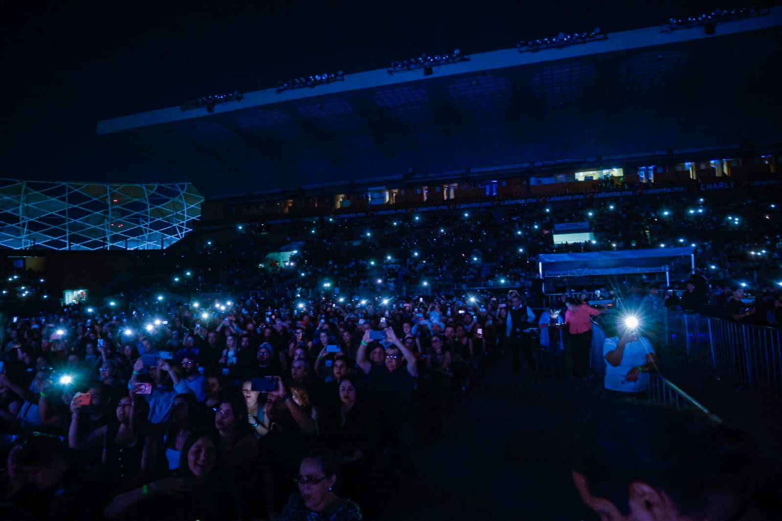 Concierto de la Banda MS por el Día de las Madres, en Culiacán