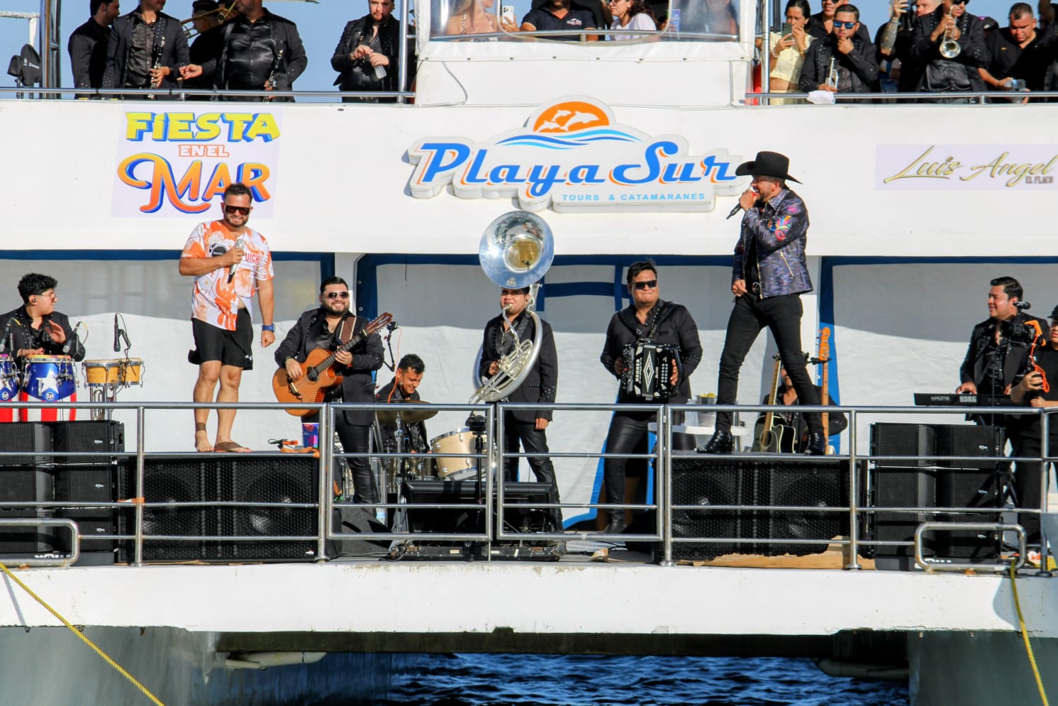 Concierto en el mar de Luis Ángel El Flaco en Mazatlán
