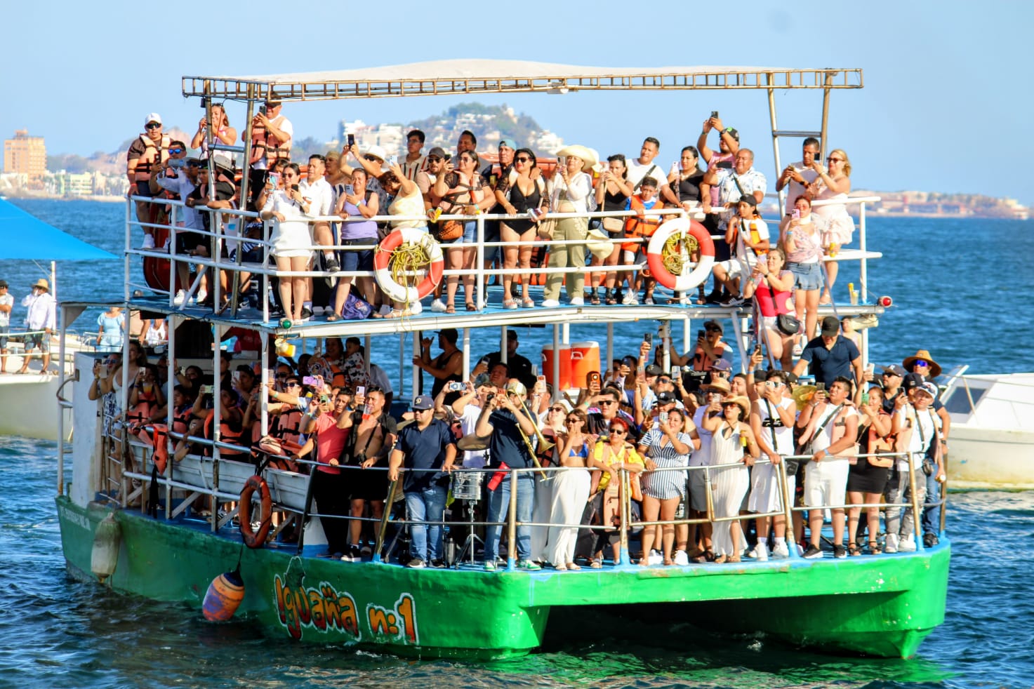 Concierto en el mar de Luis Ángel El Flaco en Mazatlán