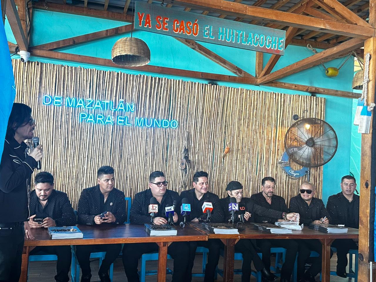 Conferencia de prensa de Pequeños Musical en Mazatlán