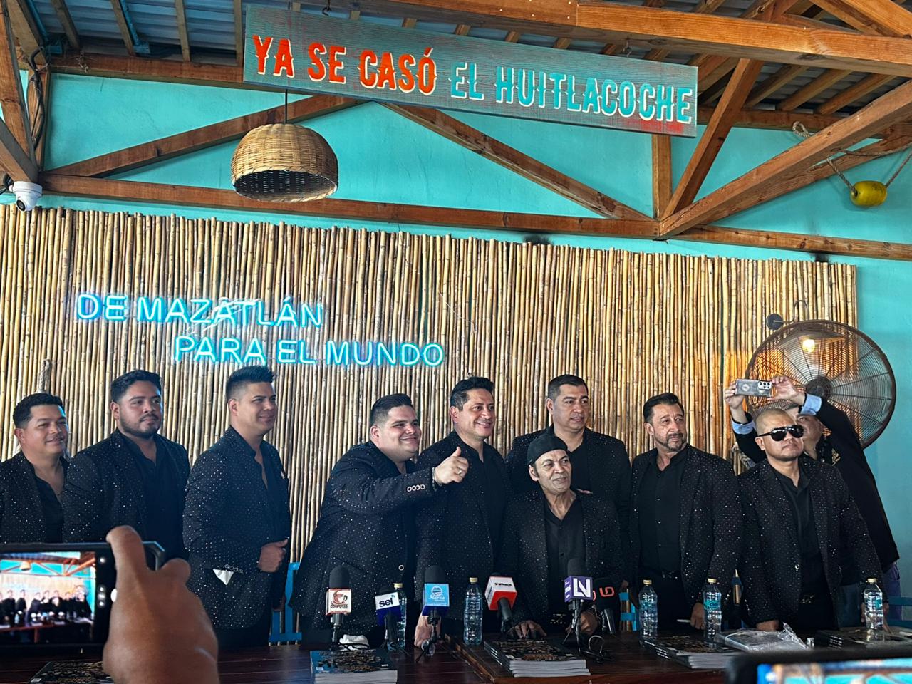 Conferencia de prensa de Pequeños Musical en Mazatlán