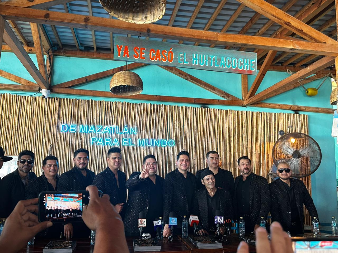 Conferencia de prensa de Pequeños Musical en Mazatlán