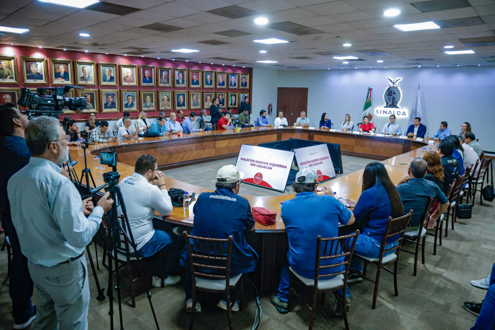 Conferencia de prensa para la presentación de obras del malecón del Río Culiacán, encabezada por la Gobernadora, Yeraldine Bonilla Valverde