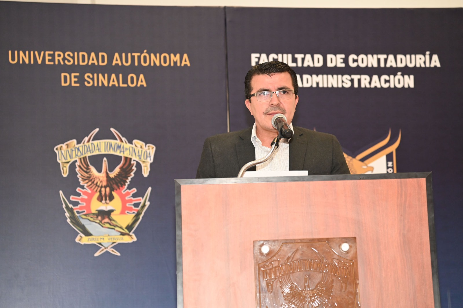 Conferencia "Inspírate y crea con Instagram y TikTok" en la UAS