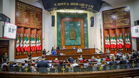 “Las plazas llenas no pueden ocultar la crisis que vive el país”: GP PRI Sinaloa tras informe de la presidenta Claudia Sheinbaum