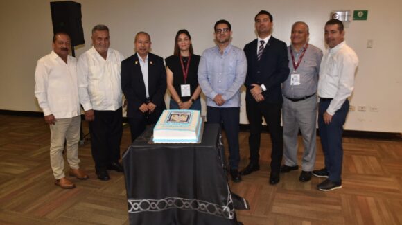 Celebran en Mazatlán, Sinaloa, el Día del Contador Público con magistral conferencia