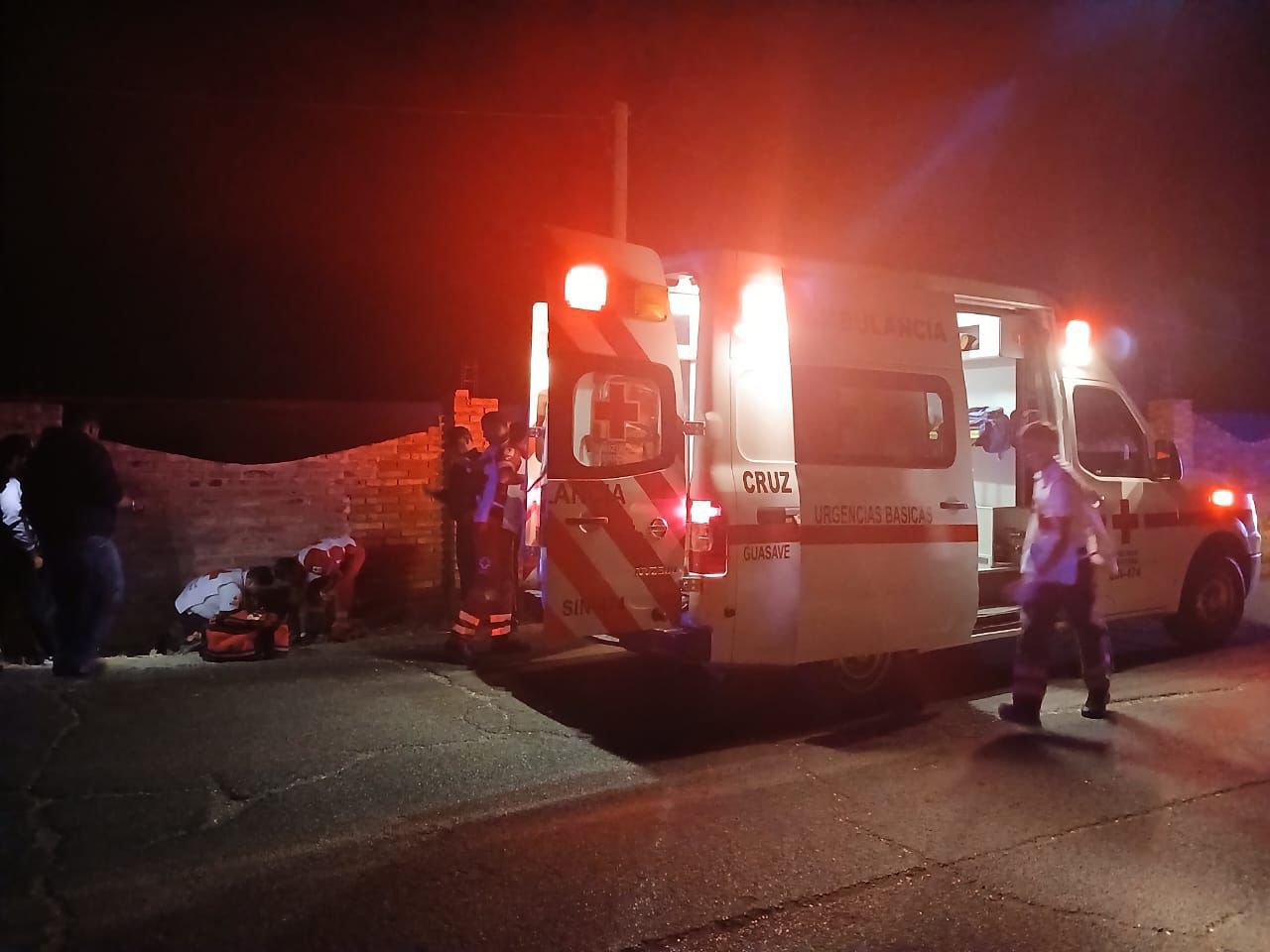 Joven sufre fractura de pierna tras derrapamiento en carretera de Bamoa a León Fonseca, Guasave, Sinaloa