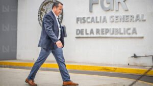 damaso castro saavedra saliendo de la fgr