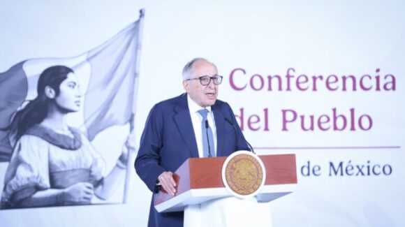 ¿En los aeropuertos, qué medidas tomará la Secretaría de Salud, para evitar casos de ébola en México?
