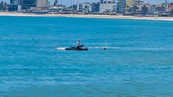 Desaparece nadador en Playa Norte de Mazatlán, Sinaloa; despliegan intensa búsqueda este domingo 31 de mayo hasta encontrarlo