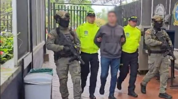 Habría evadido a autoridades en Cosalá, Sinaloa: Cae en Colombia, ‘El Alex’ supuesto enlace del Cártel de Sinaloa