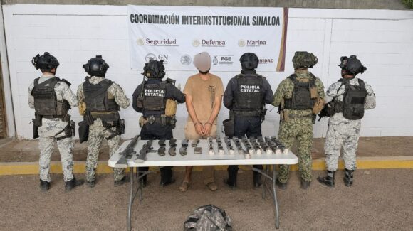 Localizan los GOES narcocampamento en un cerro en Imala, Culiacán, Sinaloa, y son recibidos a balazos; hay un detenido