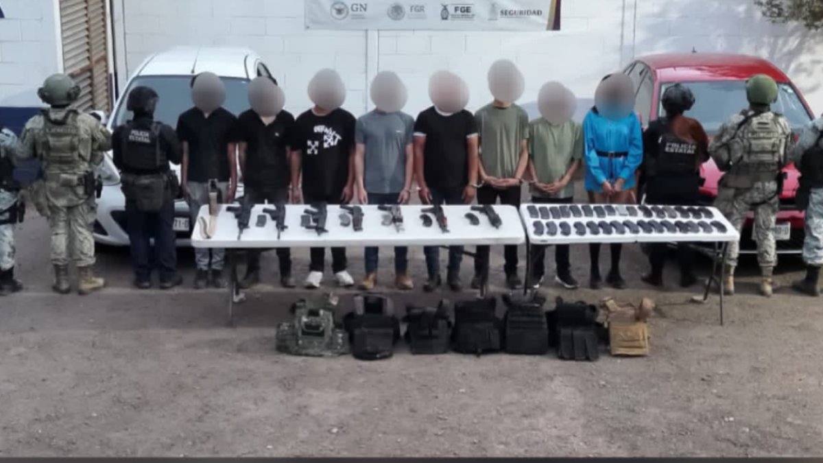 Detienen a 8 personas con armas largas en Culiacán