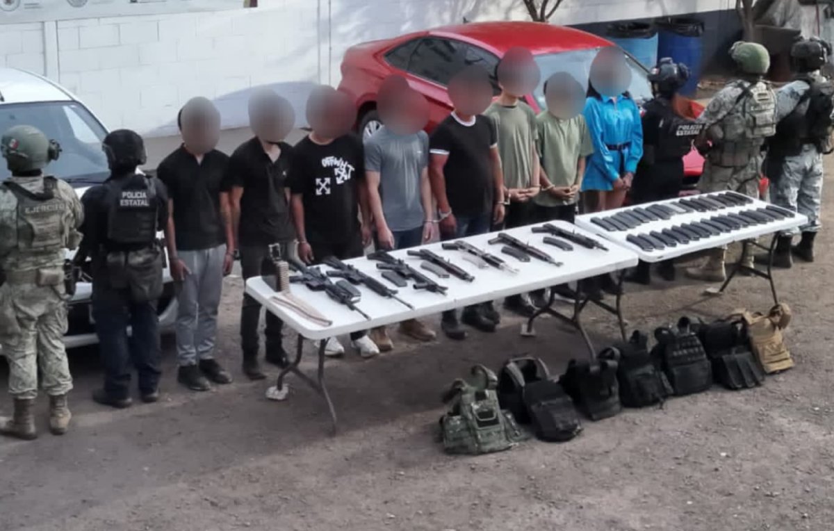 Detienen a 8 personas con armas largas en Culiacán