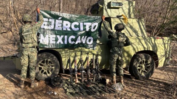 Aseguran armamento, vehículo con blindaje artesanal y destruyen campamento de marihuana en Cosalá
