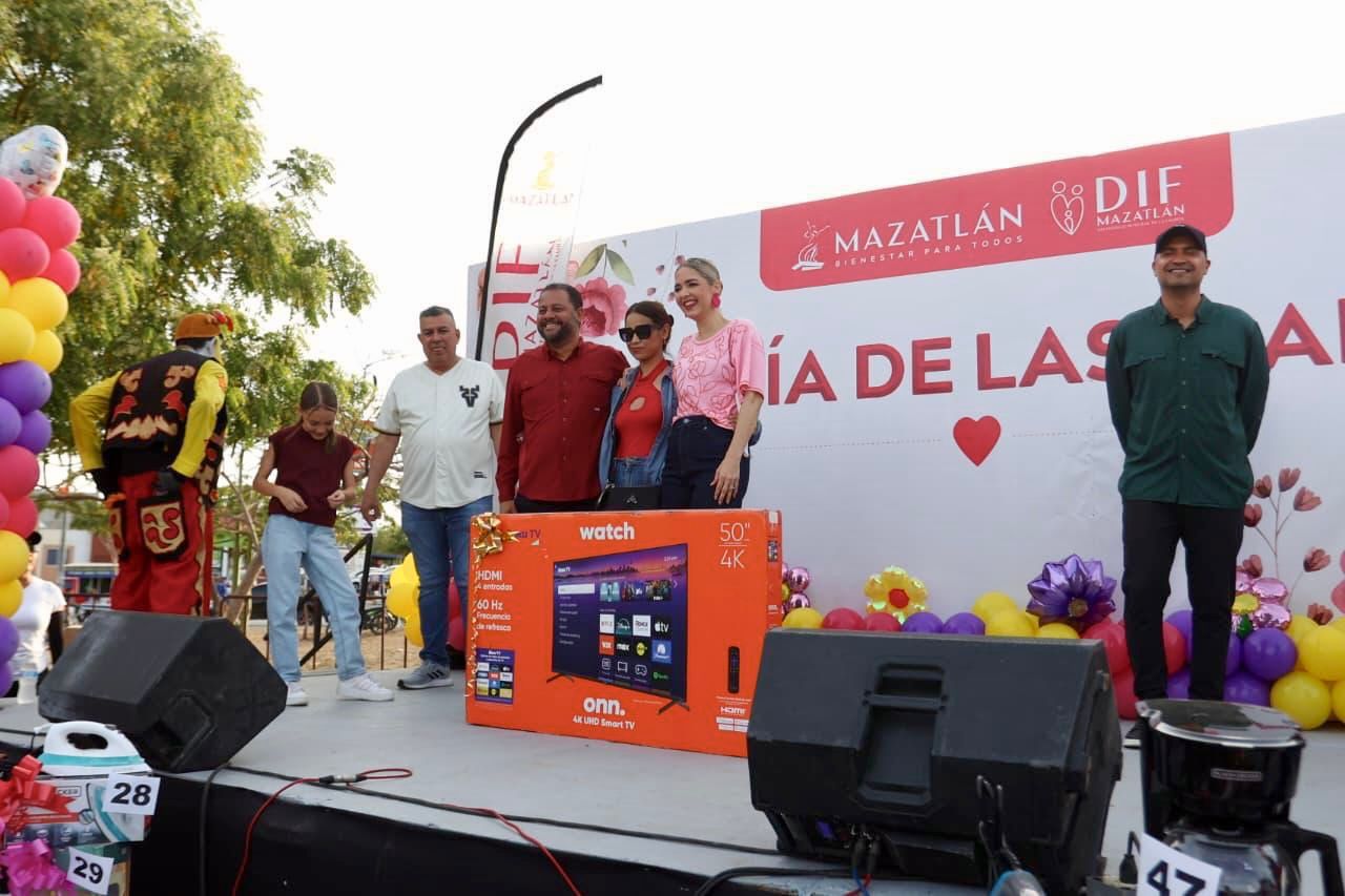Día de las Madres y alcaldesa de Mazatlán
