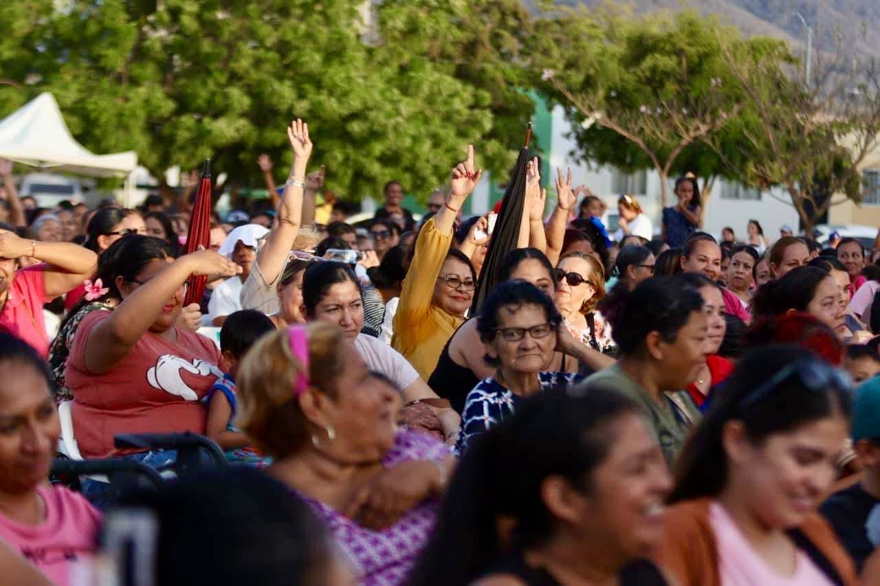Día de las Madres y alcaldesa de Mazatlán