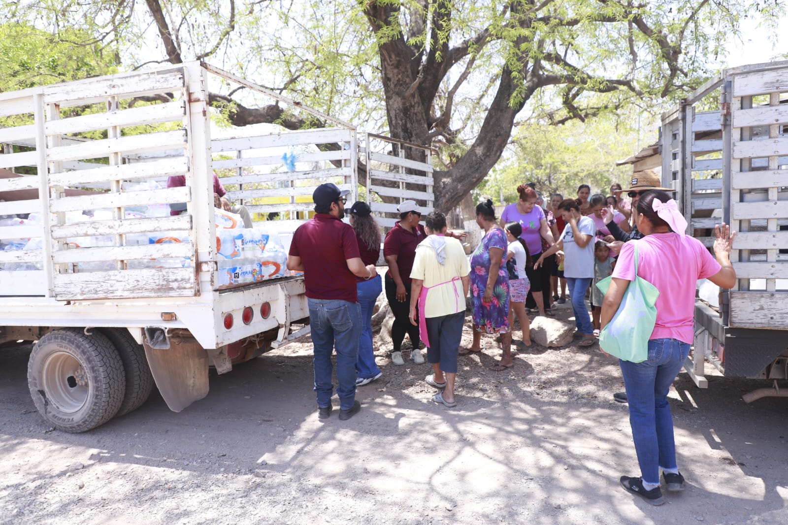 DIF Mazatlán entrega agua potable recaudada durante el Aquatón 2026