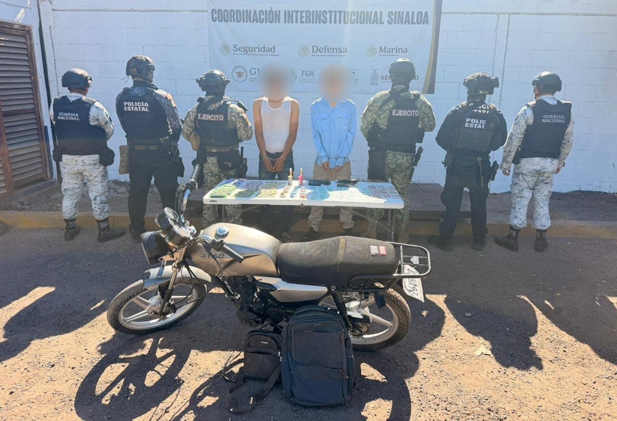 Dos detenidos con armas y presunta droga en Culiacán