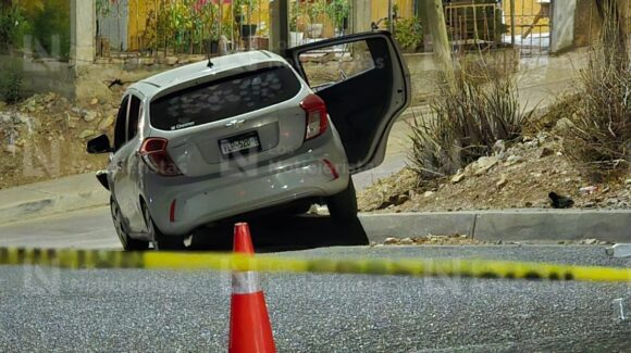 Persecución a balazos contra tripulantes de vehículo deja dos hombres fallecidos en la colonia Buenos Aires, de Culiacán, Sinaloa