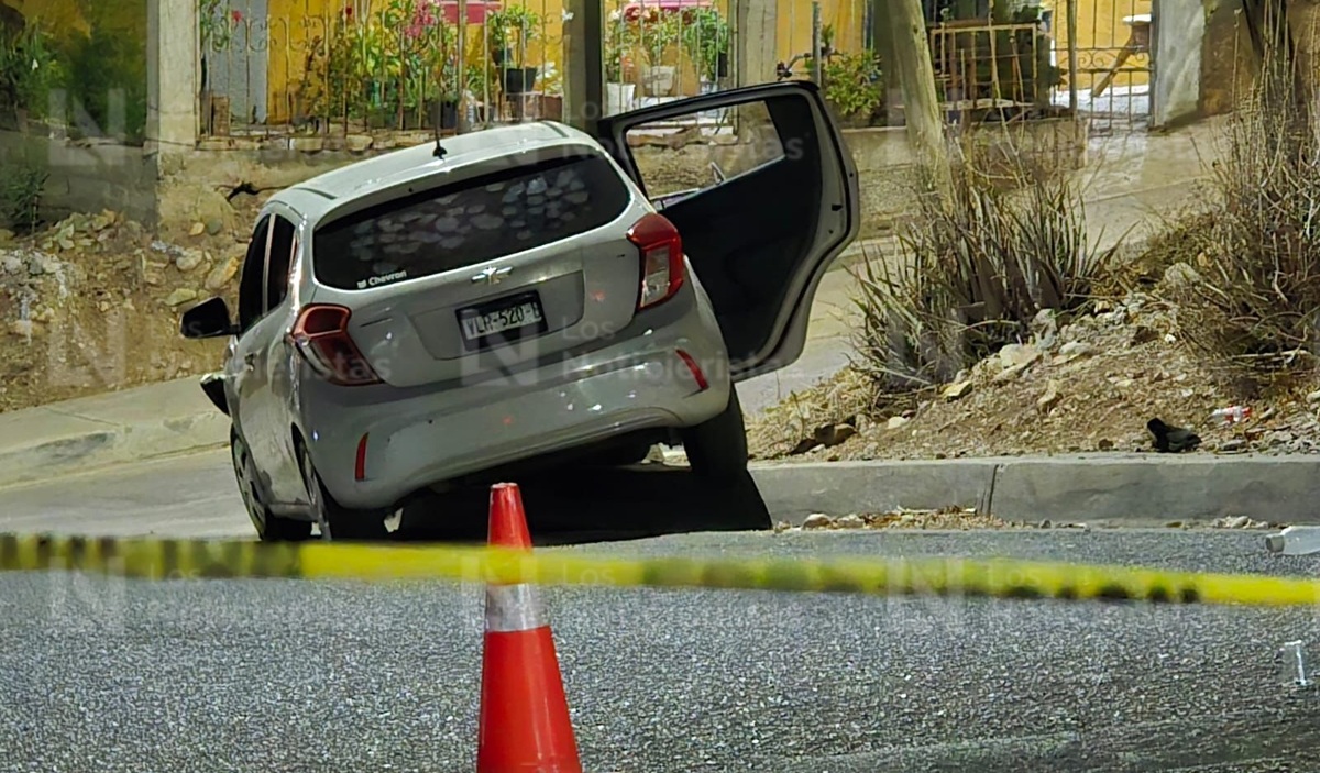 Dos muertos deja persecución a balazos contra carro en colonia Buenos Aires, en Culiacán