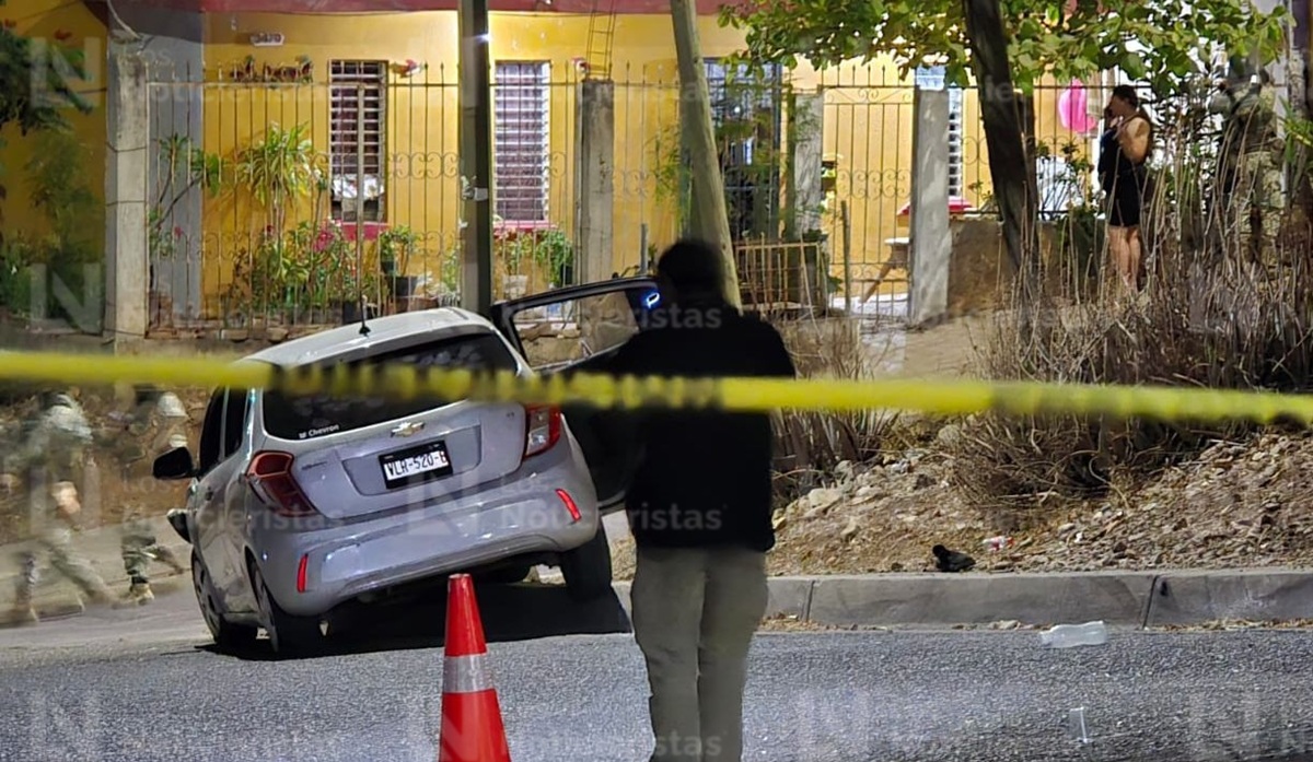 Dos muertos deja persecución a balazos contra carro en colonia Buenos Aires, en Culiacán