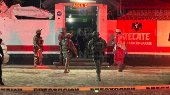 Al interior de un bar, ejecutan a balazos a un hombre en el sector Mercado de Abastos, al sur de Culiacán, Sinaloa