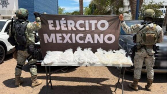 En dos acciones, Ejército detiene a 4 hombres con armas largas, vehículos con reporte de robo y drogas, en Culiacán, Sinaloa