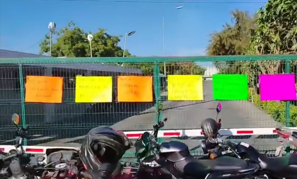 Empleados de Maz Industrial bloquean accesos en Mazatlán