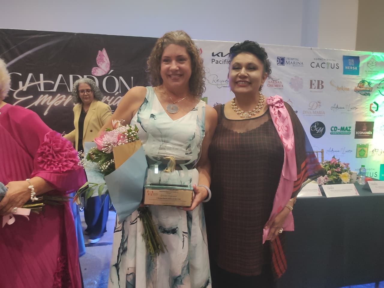 Empresarias Ejecutivas de Sinaloa entregan reconocimientos a ocho mujeres
