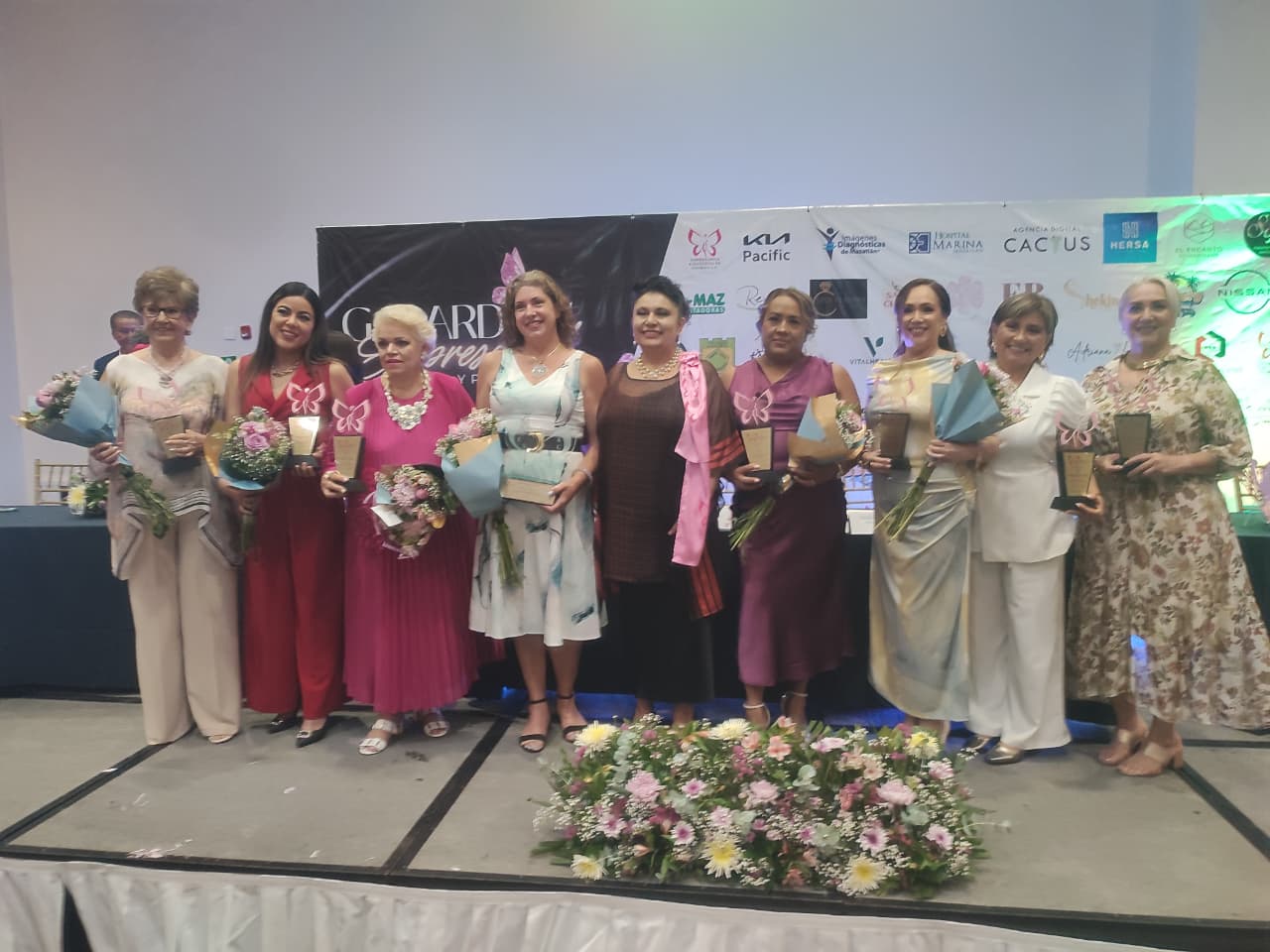 Empresarias Ejecutivas de Sinaloa entregan reconocimientos a ocho mujeres