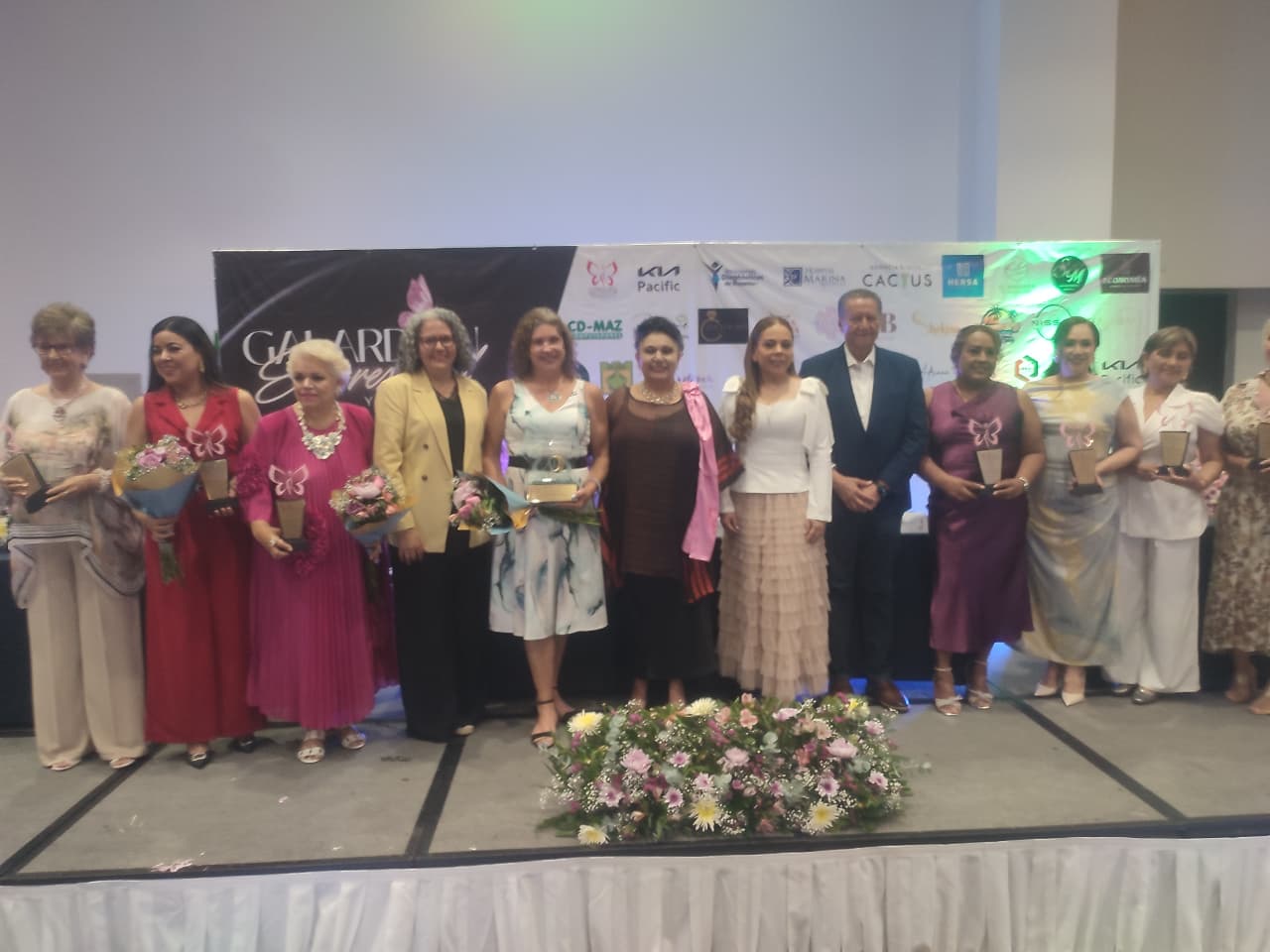 Empresarias Ejecutivas de Sinaloa entregan reconocimientos a ocho mujeres
