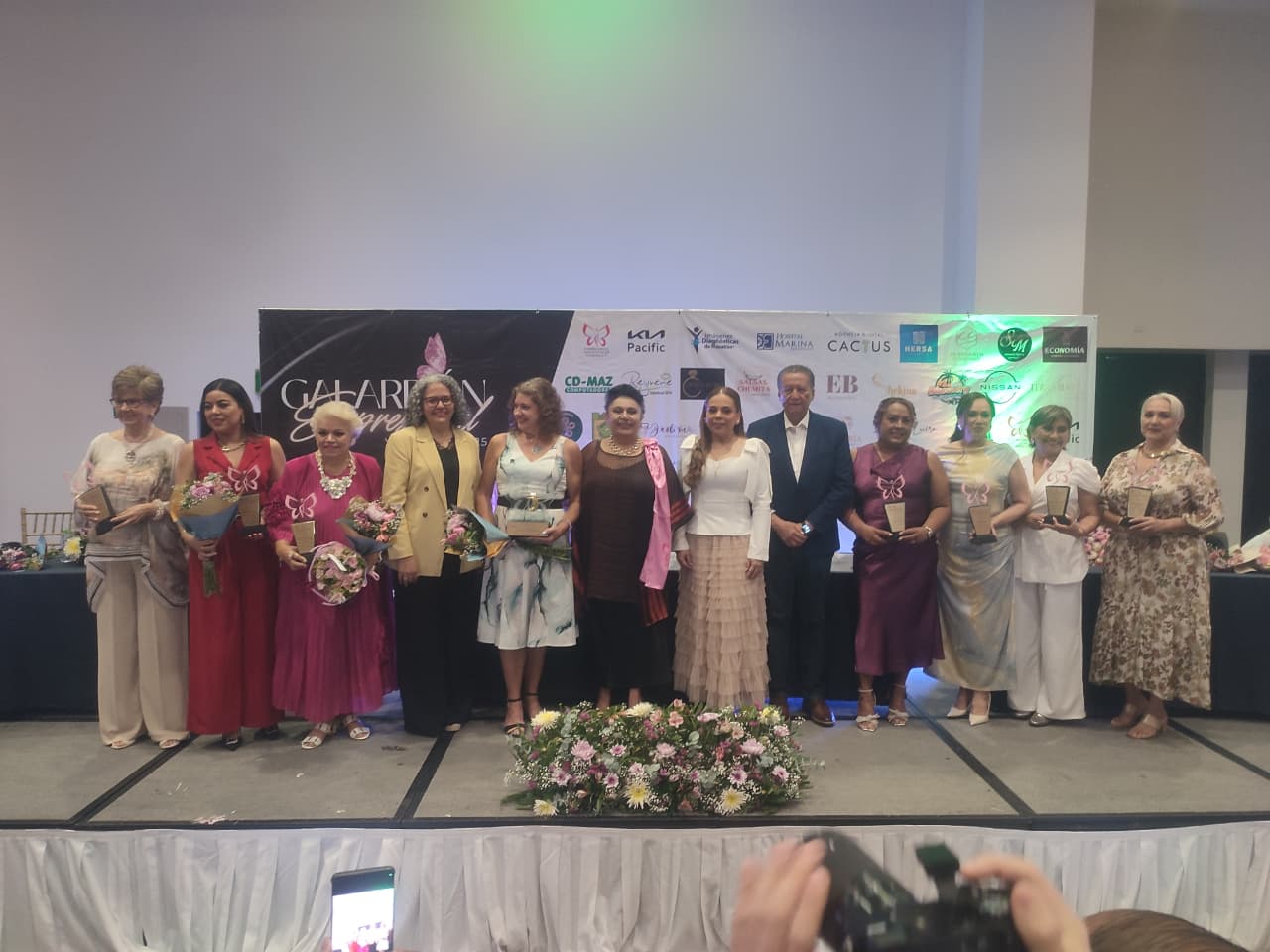 Empresarias Ejecutivas de Sinaloa entregan reconocimientos a ocho mujeres