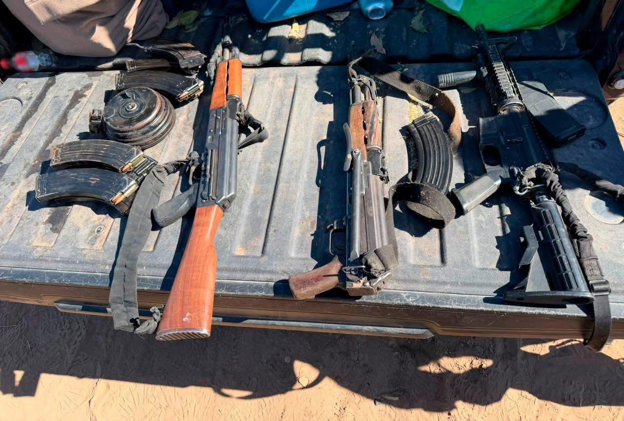 Armas aseguradas tras enfrentamiento en Culiacán