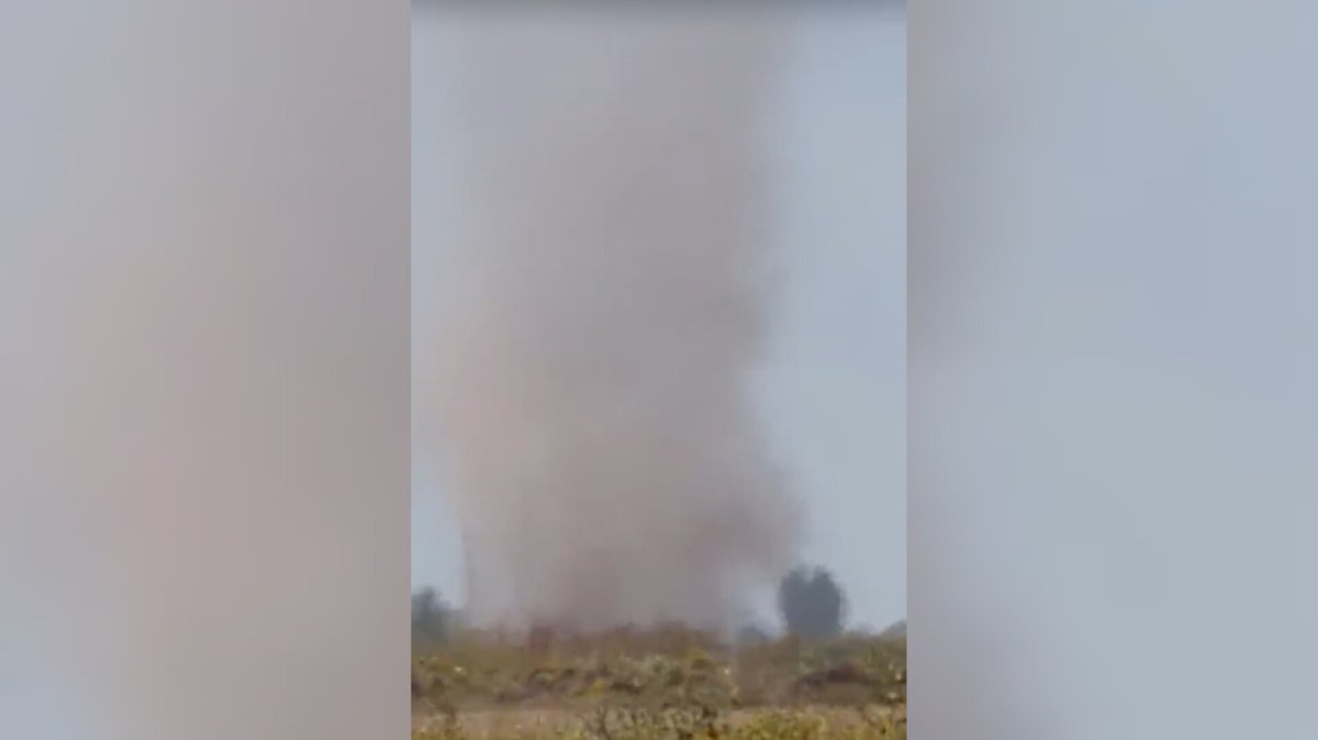 enorme torbellino en la orilla de la mochis topo
