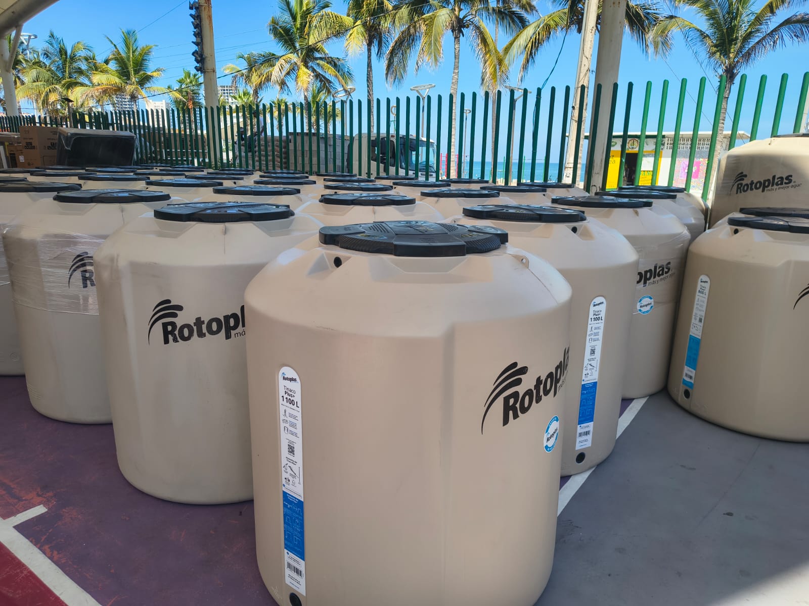Tinacos de agua Rotoplas