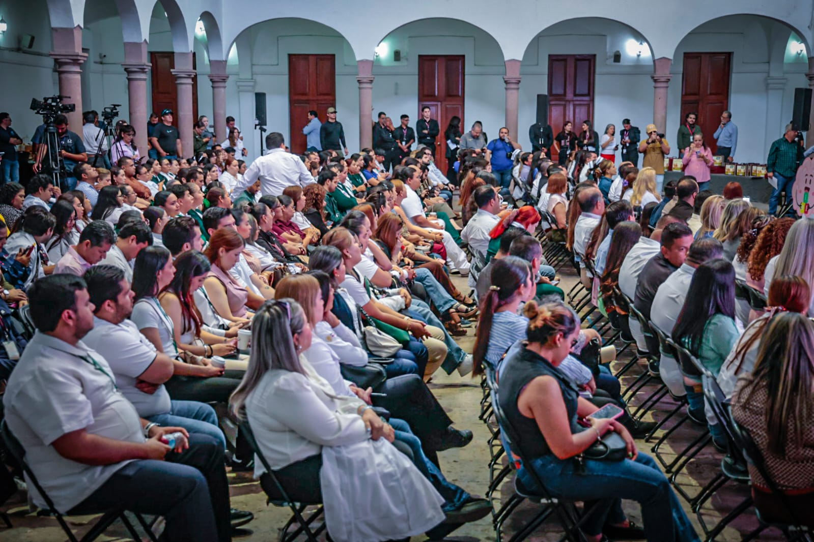 Entrega de kits de estimulación temprana para la prueba EDI