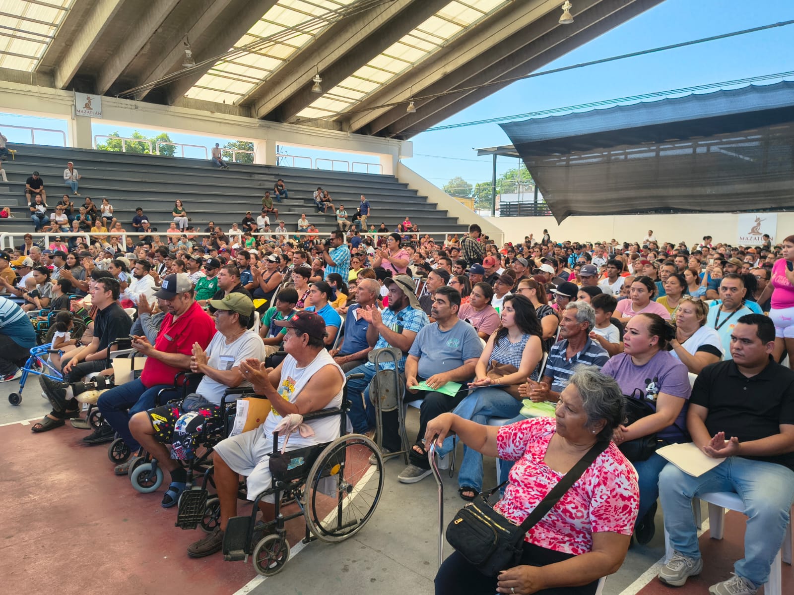 Entrega de tarjetas del programa de apoyo para personas con discapacidades en Mazatlán