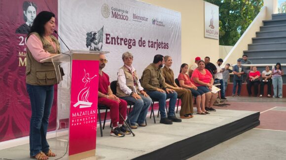 Reciben 500 personas tarjetas del programa de apoyo para personas con discapacidades en Mazatlán, Sinaloa