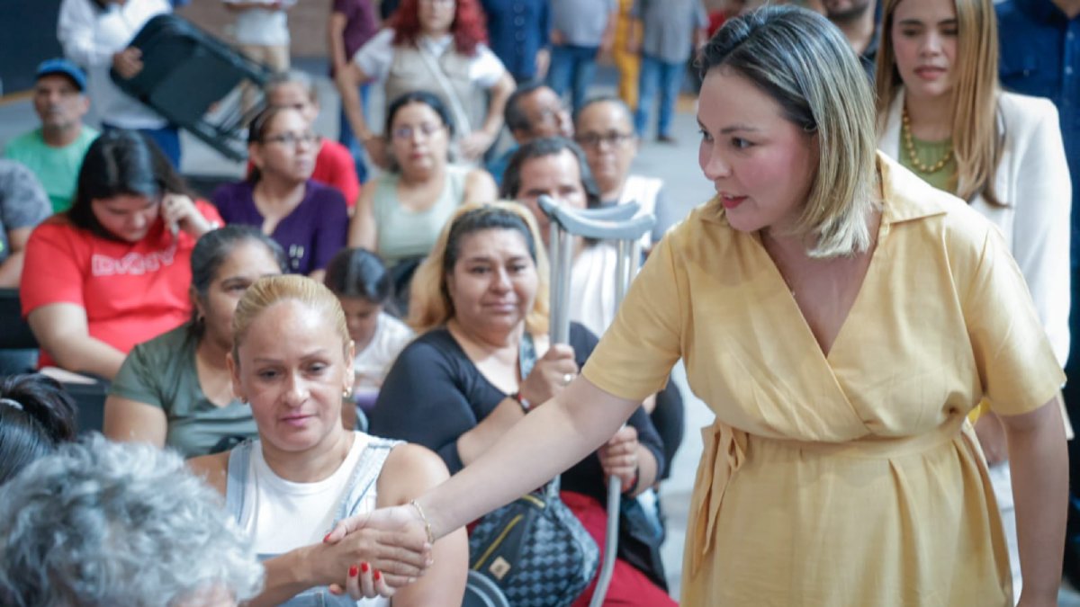 entrega de tarjetas pension de las personas con discapacidad en culiacan saludo