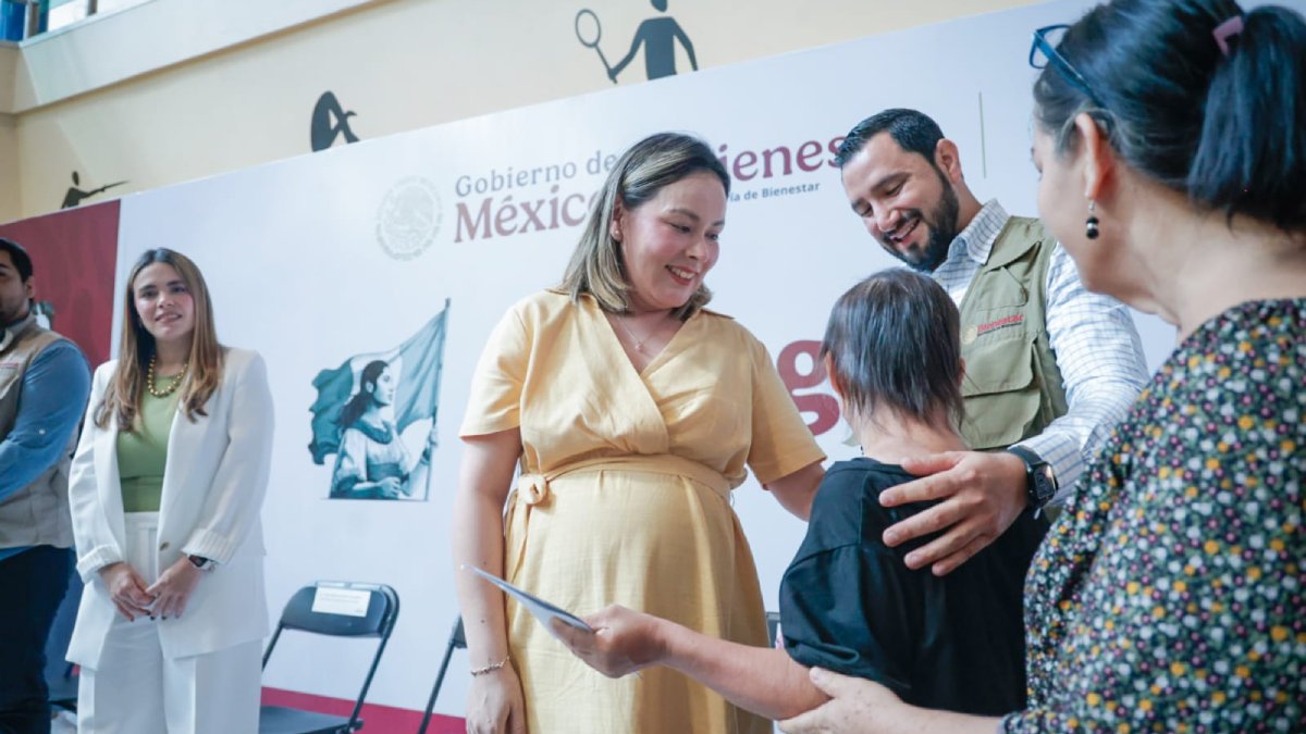 entrega de tarjetas pension de las personas con discapacidad en culiacan sin