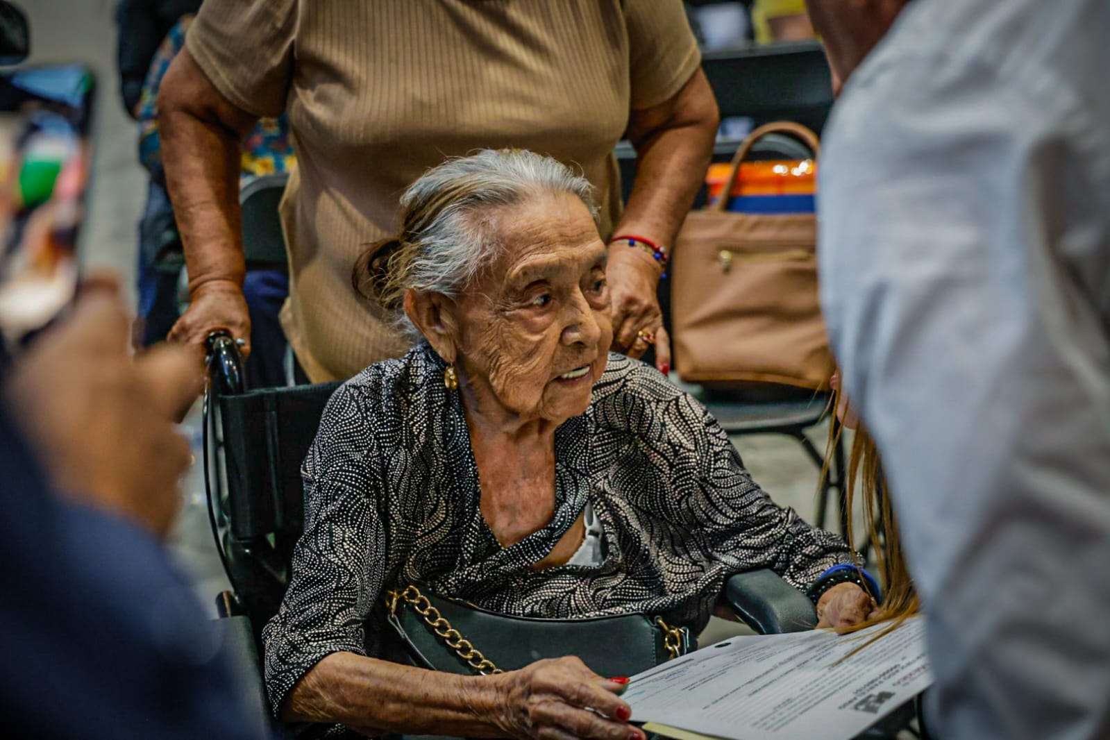 Entrega de títulos de propiedad en Culiacán