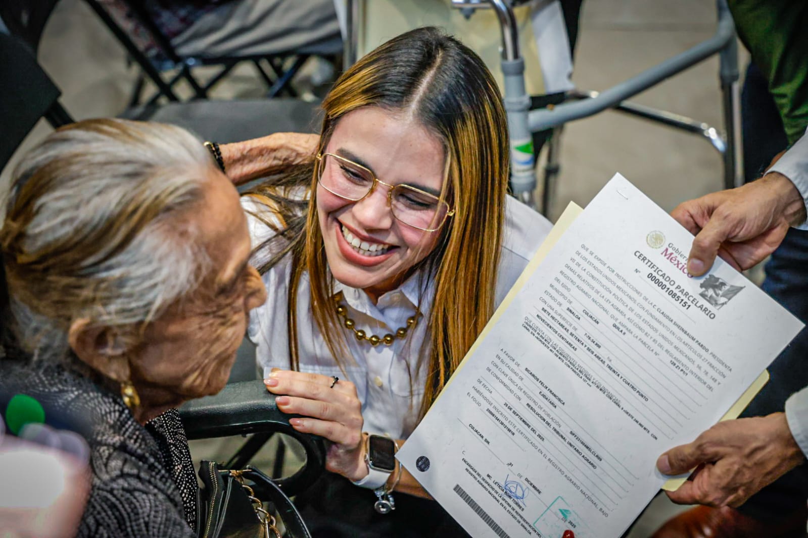 Entrega de títulos de propiedad en Culiacán