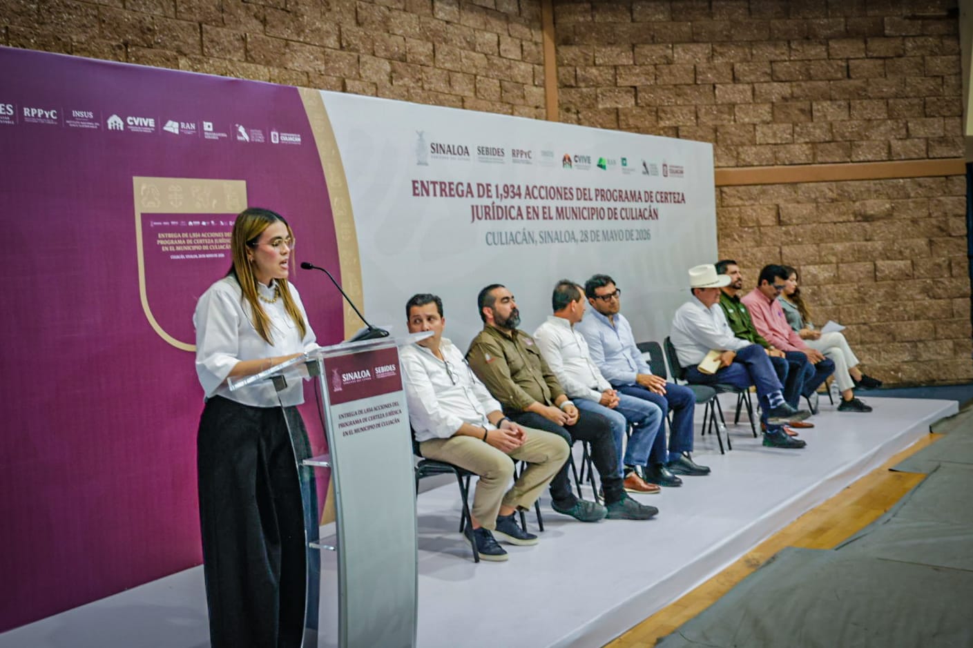 Entrega de títulos de propiedad en Culiacán
