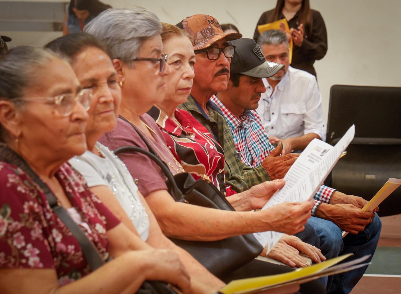 Entrega de títulos de propiedad en Badiraguato