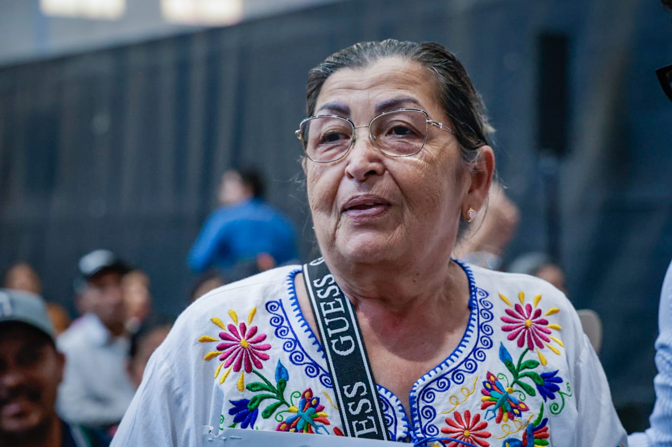 Entrega de títulos de propiedad en Culiacán