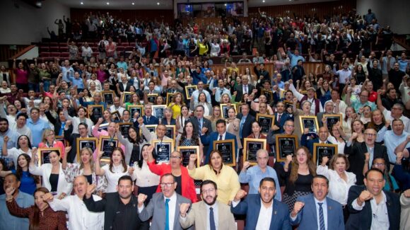 Jesús Madueña entrega el Reconocimiento “Lic. Eustaquio Buelna Pérez” 2026 a 46 docentes e investigadores de la UAS