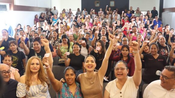 Entregan apoyo económico a 200 madres solteras de Mazatlán, Sinaloa, a través del programa UNIDAS