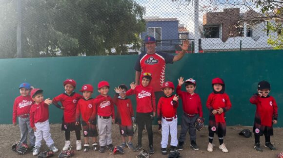 Pequeños beisbolistas buscan apoyo para representar a Mazatlán en Torneo Nacional en CDMX